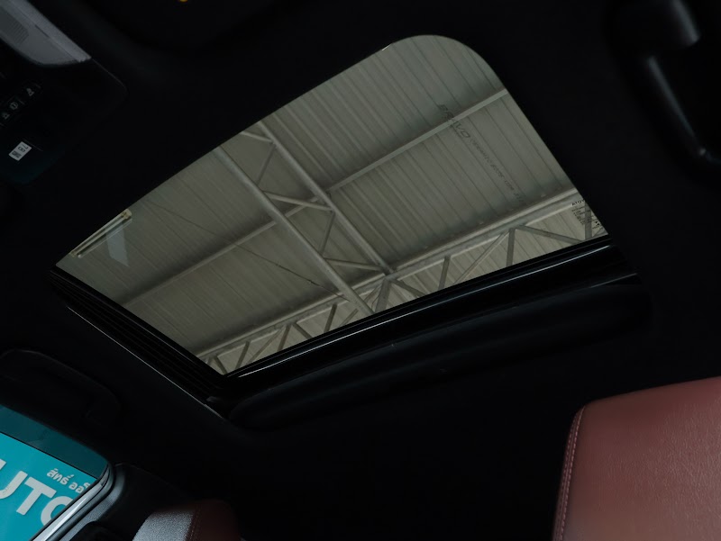 TOYOTA COROLLA CROSS 2021 สีขาว มือสอง รูปที่ 14 - SIT AUTO บางแค