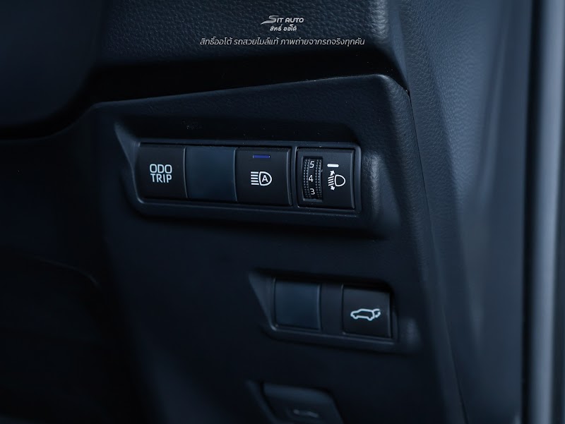 TOYOTA COROLLA CROSS 2024 สีดำ มือสอง รูปที่ 11 - SIT AUTO บางแค