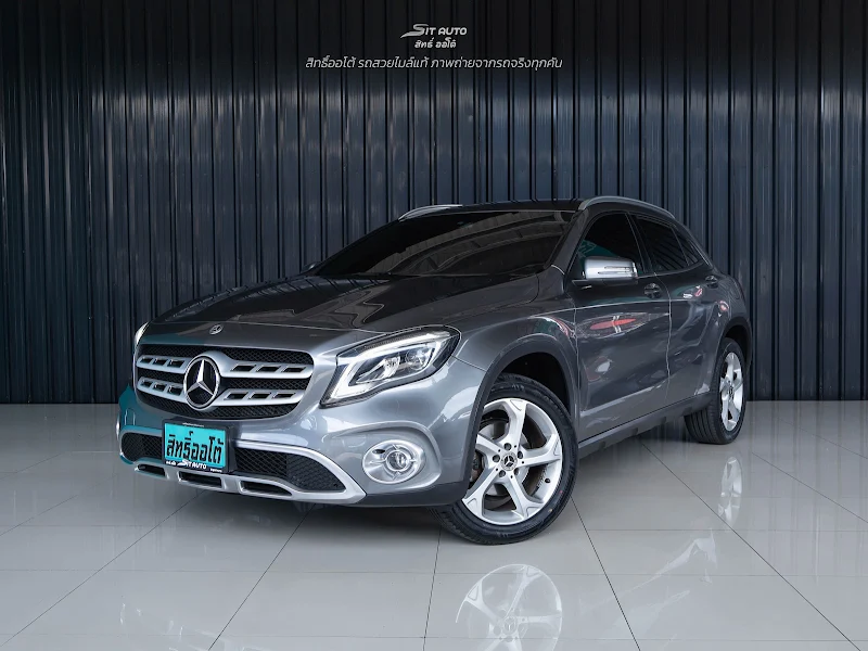 BENZ GLA-CLASS 2018 สีเทาดำ มือสอง - SIT AUTO บางแค