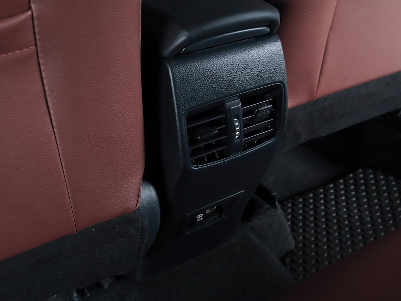 TOYOTA COROLLA CROSS 2021 สีขาว มือสอง รูปที่ 17 - SIT AUTO บางแค
