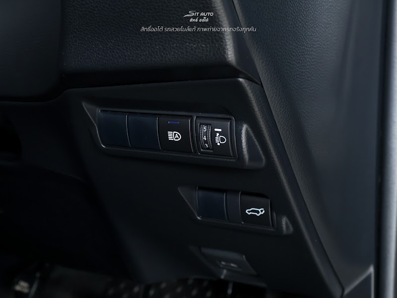 TOYOTA COROLLA CROSS 2024 สีดำ มือสอง รูปที่ 11 - SIT AUTO บางแค