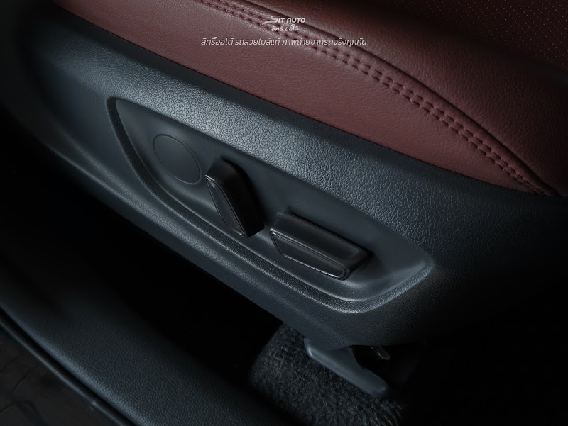 TOYOTA COROLLA CROSS 2020 สีดำ มือสอง รูปที่ 16 - SIT AUTO บางแค